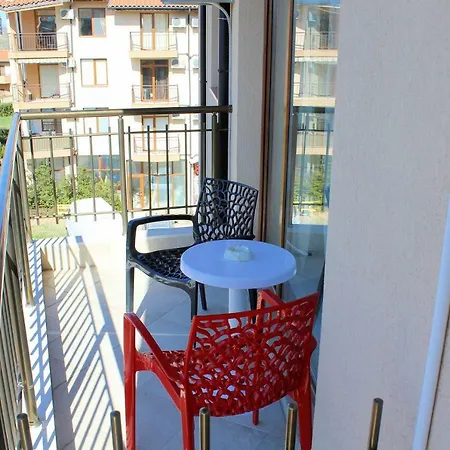 Apartament студио в комплекс нестинарка
