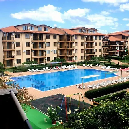 студио в комплекс нестинарка Apartment